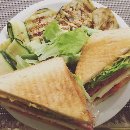 club sandwich al pastrami